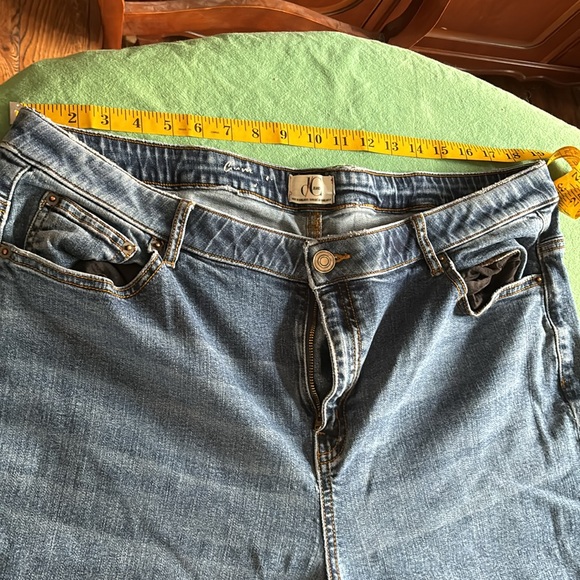 D/C Jeans - Picture 3 of 5